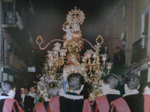 La Tuna acompaando a la Virgen 