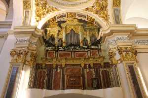 �rgano de la capilla del Rosario 