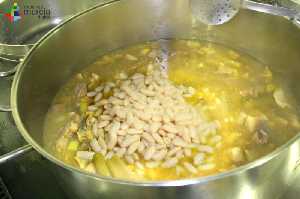 Alubias en la olla 