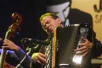 El m�sico franc�s Richard Galliano durante su participaci�n en la VII edici�n del Festival de Jazz de San Javier