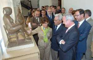 Regalo a la ministra de cultura Carmen Calvo