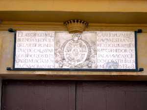 Escudo en Puerta [Casa Granero de Calasparra]