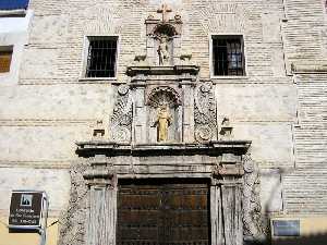 Detalles de la Entrada [Iglesia del Antiguo Convento de San Francisco de Moratalla]