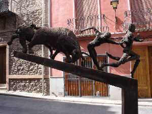 Monumento a los Encierros [Blanca_Fiestas San Roque]