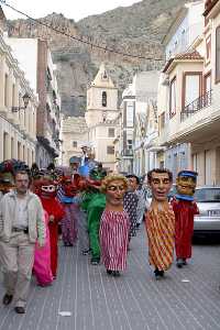 Desfile de Gigantes y Cabezudos 