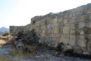 Muralla de la ciudad de Begastri 