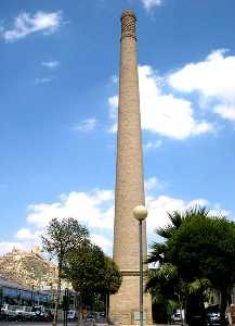 Chimenea [Chimenea Antigua Fbrica Conservera de la Puebla de Mula]