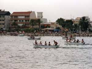 Regatas celebrando las fiestas 