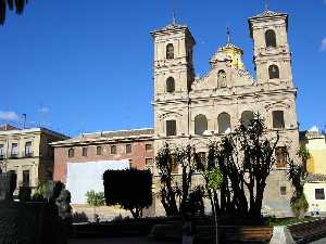 Exterior de la Iglesia y Capilla [Iglesia de Santo Domingo]