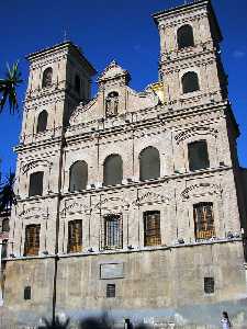 Fachada a la Plaza de Santo Domingo 