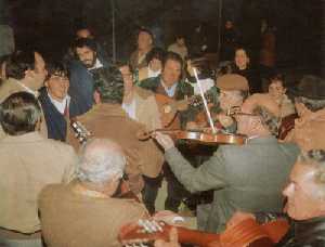 Auroros de la huerta cantando el Aguilando