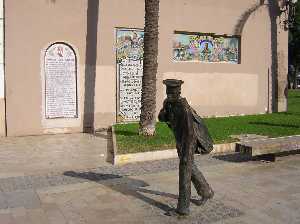 Marinero junto a la Muralla