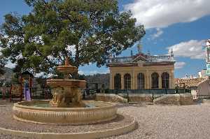 FUENTE PLAZA DE LA ERMITA