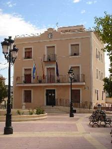 Ayuntamiento de Villanueva del Ro Segura en la Plaza de la Constitucin