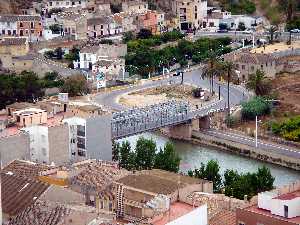 Entrada a Blanca por el puente