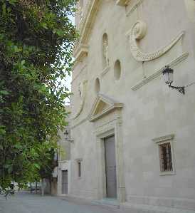 Prtico de la iglesia de Santiago Apstol