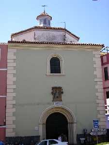 Fachada con la Puerta de la Esperanza