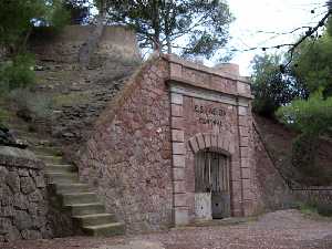 Acceso a la Estacin Central [Batera de Cenizas]