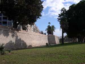 Frente del Mar [Muralla de Carlos III]