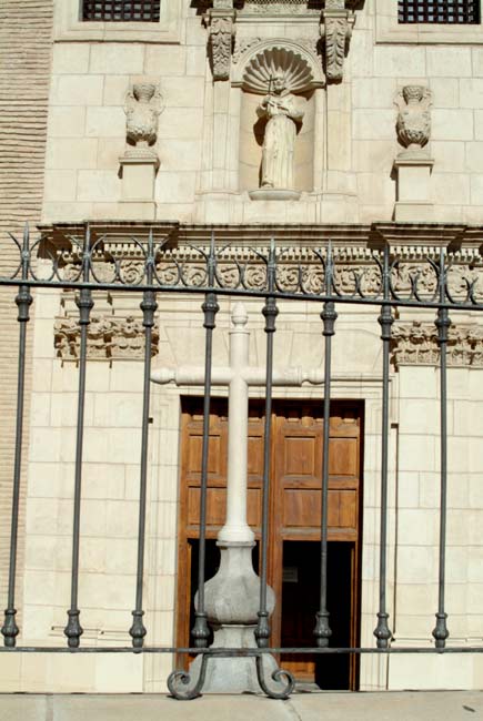 Patio1 de la Iglesia de Las Claras. Regi�n de Murcia Digital