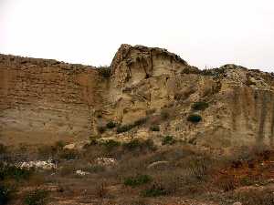 Pared de la que se Extraa la Arenisca[Las Canteras de Cartagena]