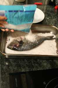 Cubrir de sal [Recetas_Pes_Dorada a la Sal] 
