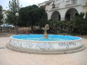 Fuente de una de las plazas del pueblo 