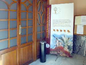 Panel de la entrada del Museo 