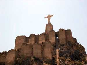 Muros y torres del Castillo de Monteagudo 