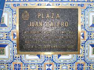 Placa Plaza Juan Calero 