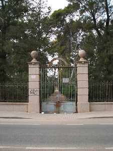 Puerta de entrada al Huerto de las Bolas 