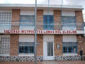 Fachada del Local Social de Las Lomas del Albujn 