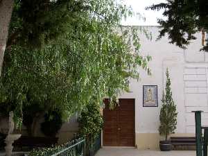 Jardn de Entrada [Iglesia de Montserrat de la Pinilla]