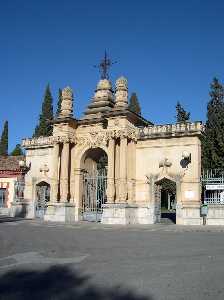 Puerta Principal del Cementerio de Nuestro Padre Jesús de Espinardo (Murcia) 