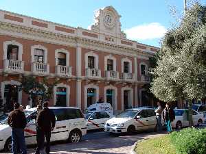 Fachada [Estacin de Ferrocarril El Carmen]