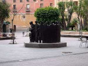 Detalle de Monumento [Plaza de Santo Domingo]