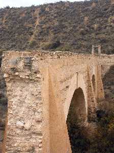 Vista en detalle del Acueducto de Zarzadilla [Acueducto de la Zarzadilla]