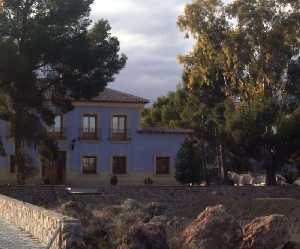 Vista de una casa rural 