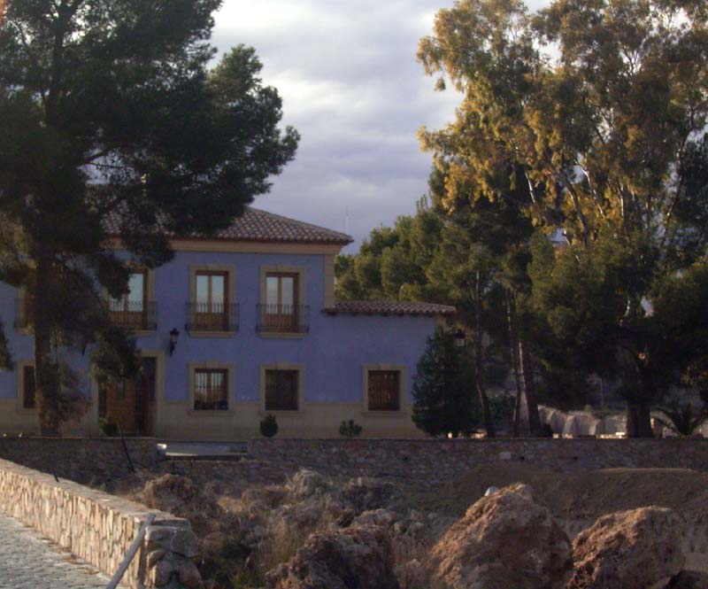 Vista de una casa rural [Mula_El Nio de Mula]. 