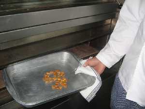 Almendras doradas en horno 