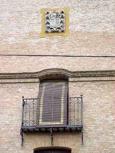 Detalle de Ventana y Escudo 