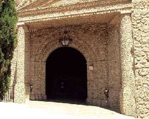 Puerta del Santuario de la Esperanza. Calasparra 