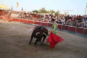 Rafaelillo en plena faena