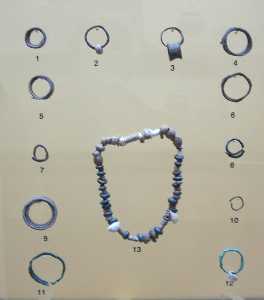 Anillos, pendientes y brazaletes arg�ricos [La Bastida de Totana]