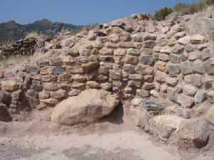 Muro reconstruido de La Bastida (Totana) 