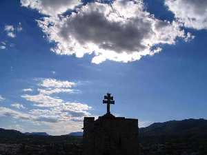 Cruz en un torre�n