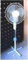 ventilador con pie (Al pulsar se abrir la foto en una nueva ventana.)