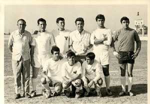 Pepito, izda., entrenador del Pinatar C.F.