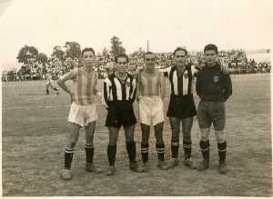 Pepito Ferrer, segundo por la derecha