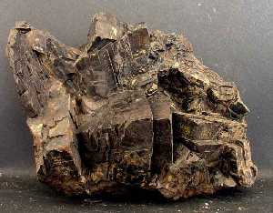 Cristales romboédricos de siderita. (Colección del Dpto. de Geología de la Univ. de Murcia) [Minerales]